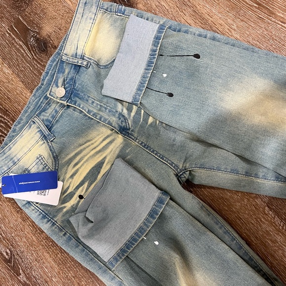 Ripped jeans, tanned and blue, good for winter, a little bit long. - Picture 3 of 4